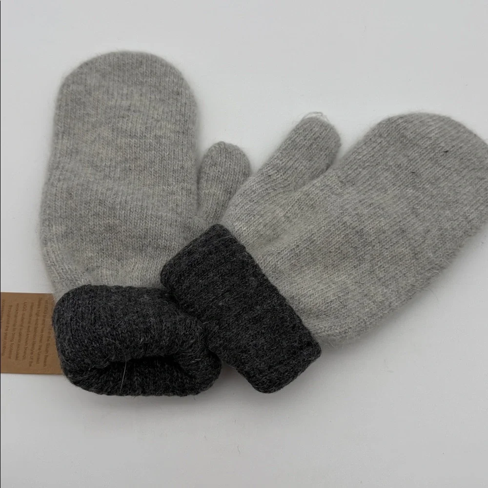 UGG Mittens in Charcoal and Light Gray with‎ Pom Pom